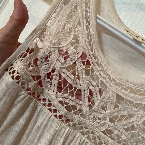 Love on a hanger size M Sleeveless top - Picture 2 of 5